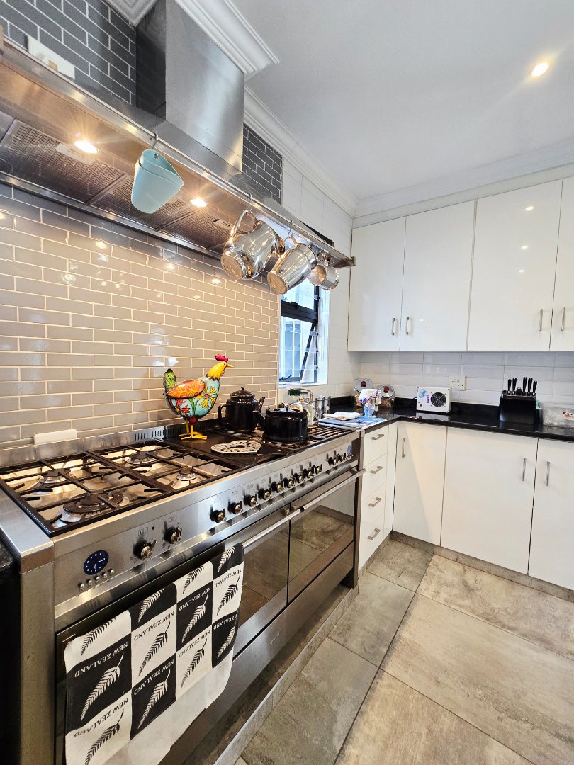 6 Bedroom Property for Sale in Wilkoppies North West